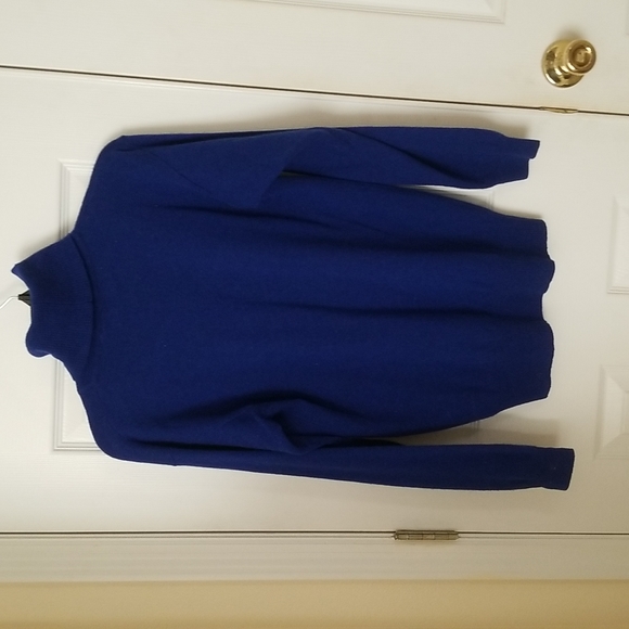 Evan Picone Ladies Lambswool Turtleneck Sweater - Picture 2 of 6